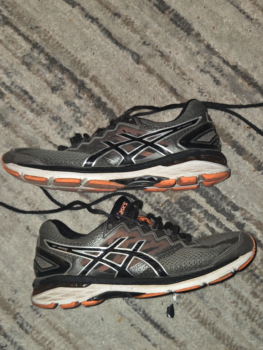 ASICS Men's Gray and Orange GT-2000 Athletic Running Shoes